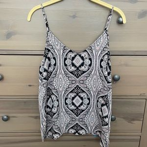 AQUA Capsule Paisley V-Neck Top Size Large